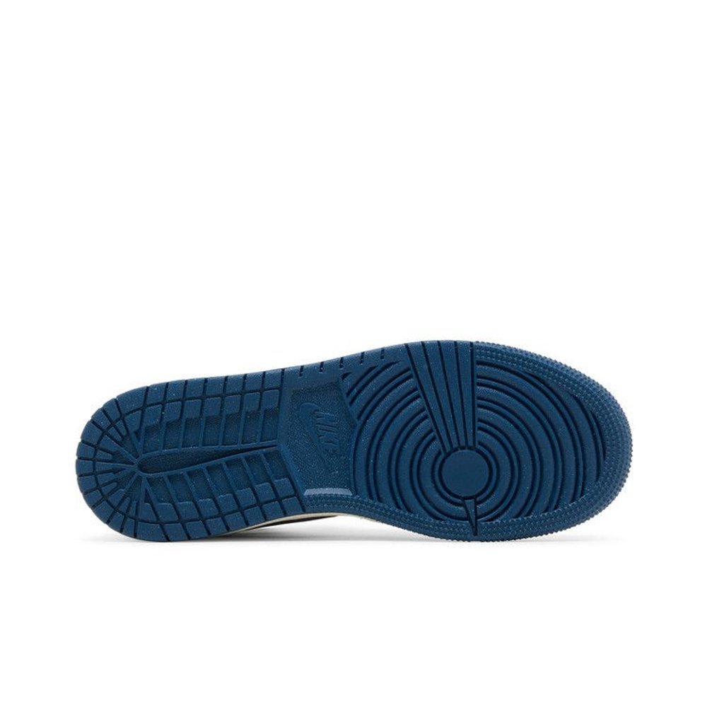 Jordan 1 Mid SE Industrial Blue – zadní pohled | Purekickz