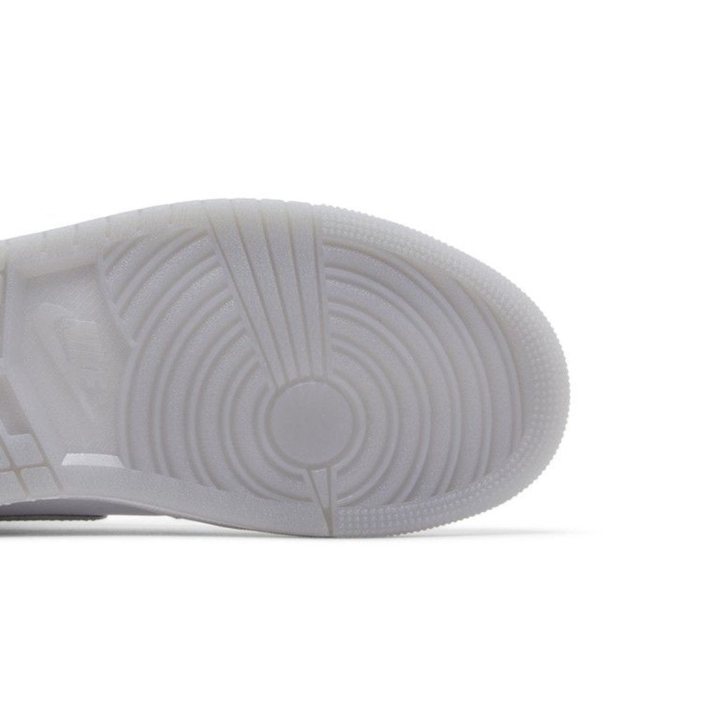 Jordan 1 Mid SE Metallic Silver (W) – pohled shora | Purekickz
