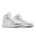 Jordan 1 Mid SE Metallic Silver (W) – lifestyle foto | Purekickz