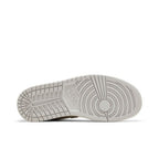 Jordan 1 Mid SE Neutral Grey Sail – zadní pohled | Purekickz