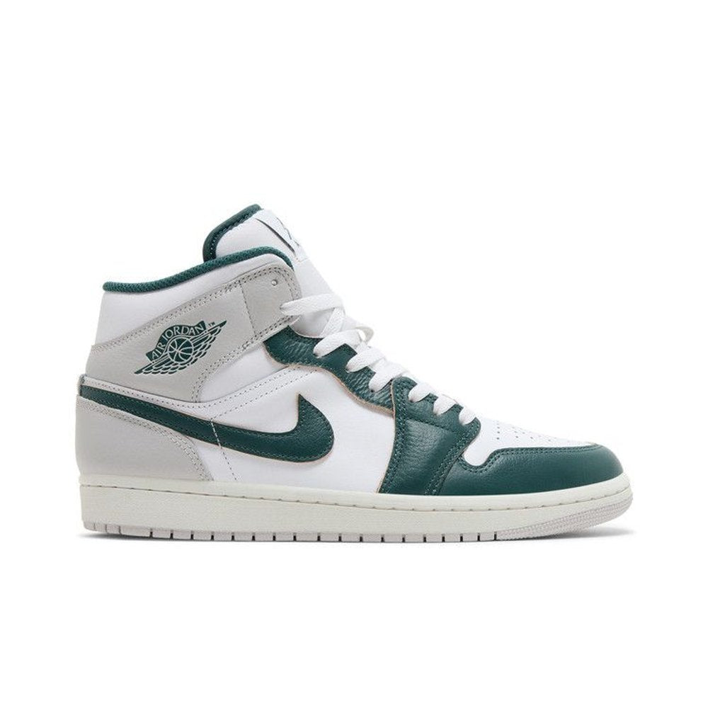 Jordan 1 Mid SE Oxidized Green – boční pohled | Purekickz