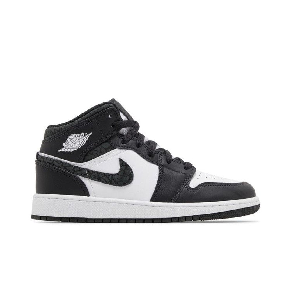 Jordan 1 Mid SE Panda Elephant (GS) – boční pohled | Purekickz