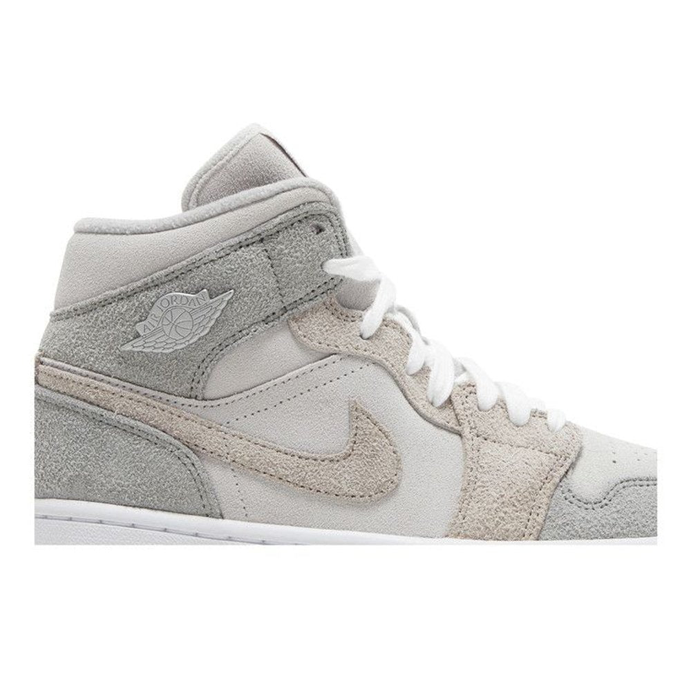Jordan 1 Mid SE Particle Grey – detail | Purekickz