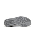 Jordan 1 Mid SE Particle Grey – zadní pohled | Purekickz