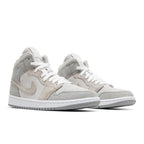 Jordan 1 Mid SE Particle Grey – lifestyle foto | Purekickz