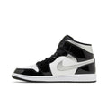 Jordan 1 Mid SE Patent Black White Metallic Silver Metallic Gold – hlavní pohled | Purekickz