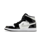 Jordan 1 Mid SE Patent Black White Metallic Silver Metallic Gold – hlavní pohled | Purekickz