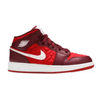 Jordan 1 Mid SE Red Quilt (GS) – boční pohled | Purekickz