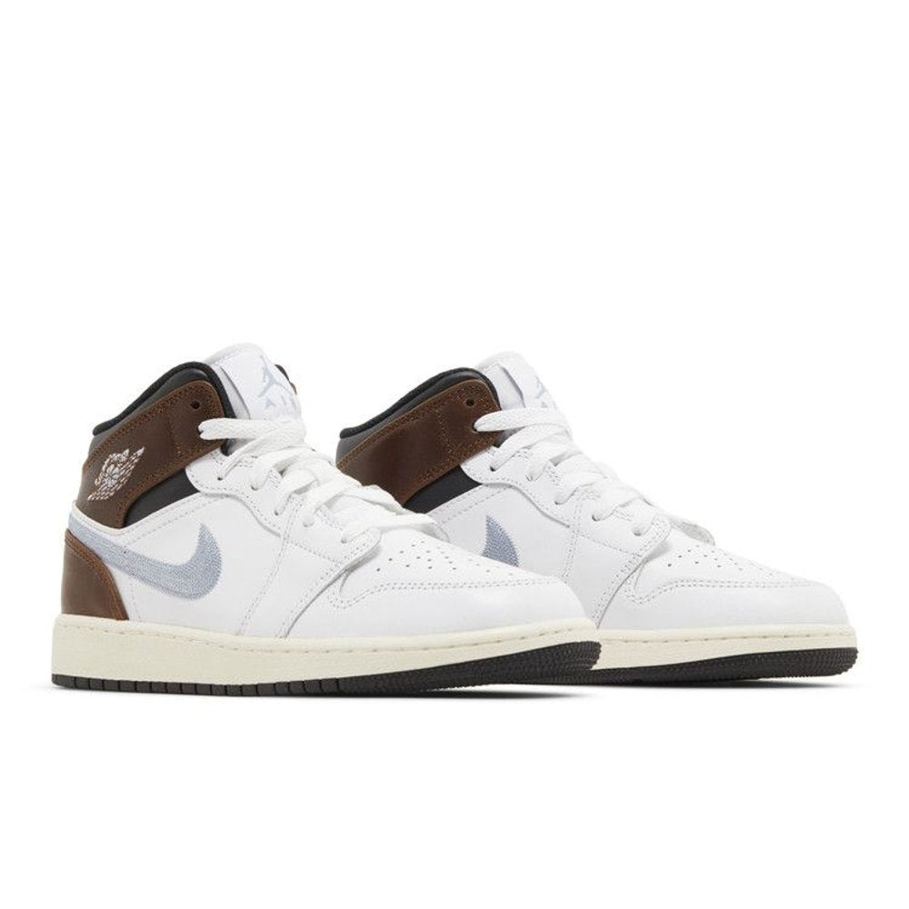 Jordan 1 Mid SE White Brown Blue Grey (GS) – lifestyle foto | Purekickz