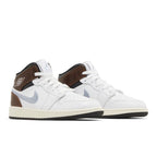 Jordan 1 Mid SE White Brown Blue Grey (GS) – lifestyle foto | Purekickz