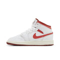 Jordan 1 Mid SE White Dune Red (GS) – hlavní pohled | Purekickz