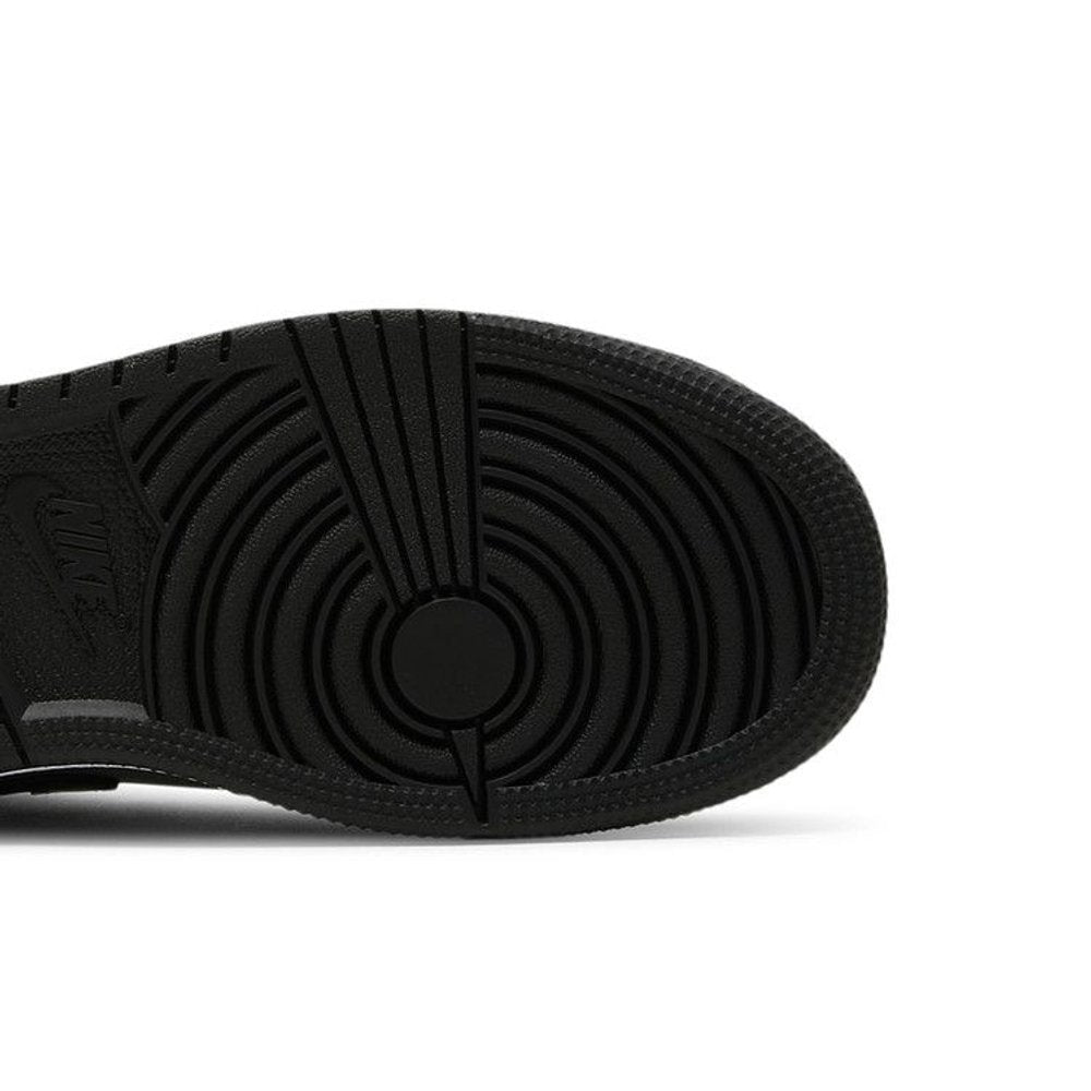 Jordan 1 Mid Shadow Red (GS) – pohled shora | Purekickz