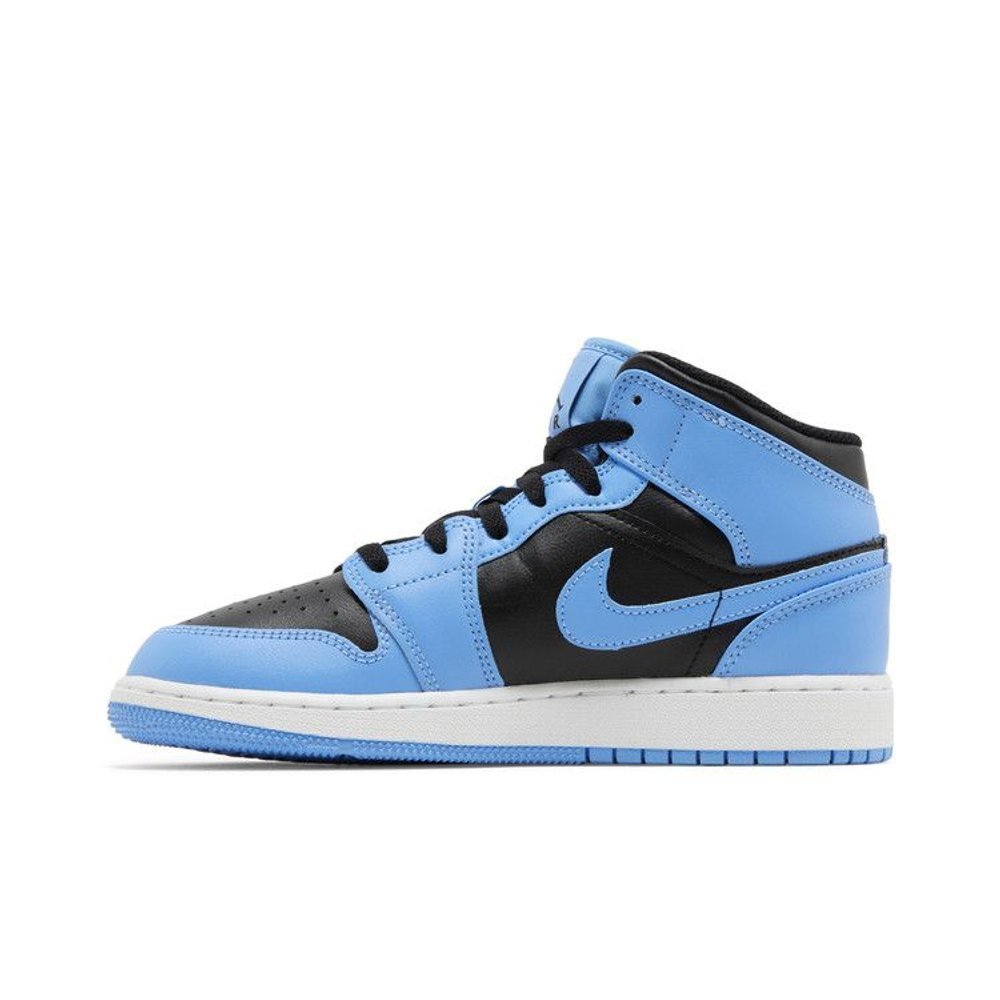 Jordan 1 Mid University Blue Black (GS) – hlavní pohled | Purekickz