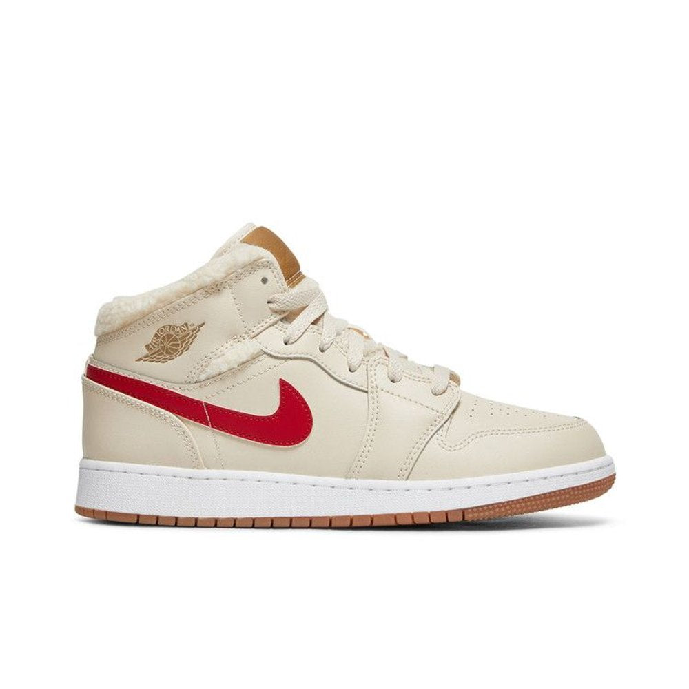 Jordan 1 Mid Utility Fleece Pearl White (GS) – boční pohled | Purekickz