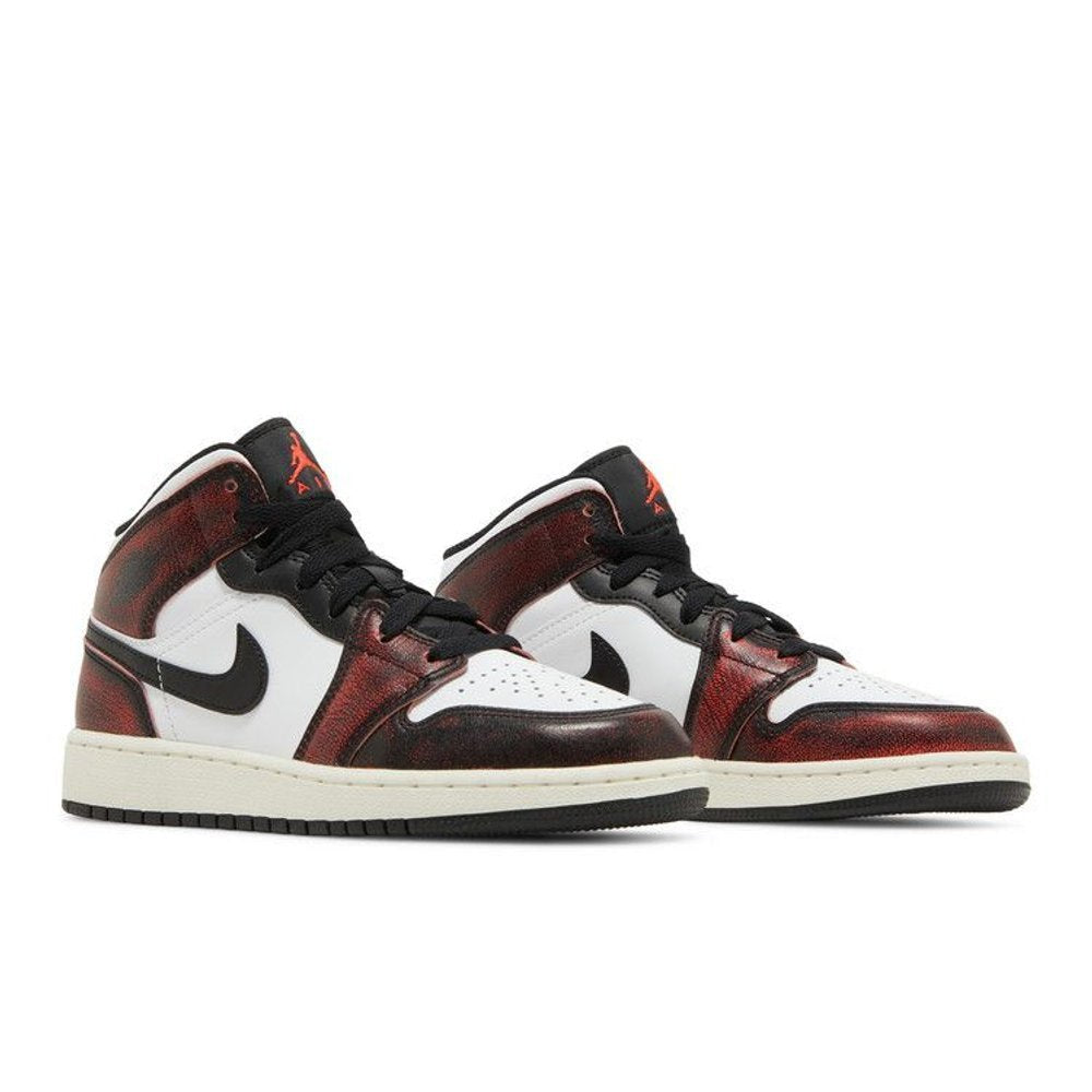 Jordan 1 Mid Wear-Away Chicago (GS) – lifestyle foto | Purekickz