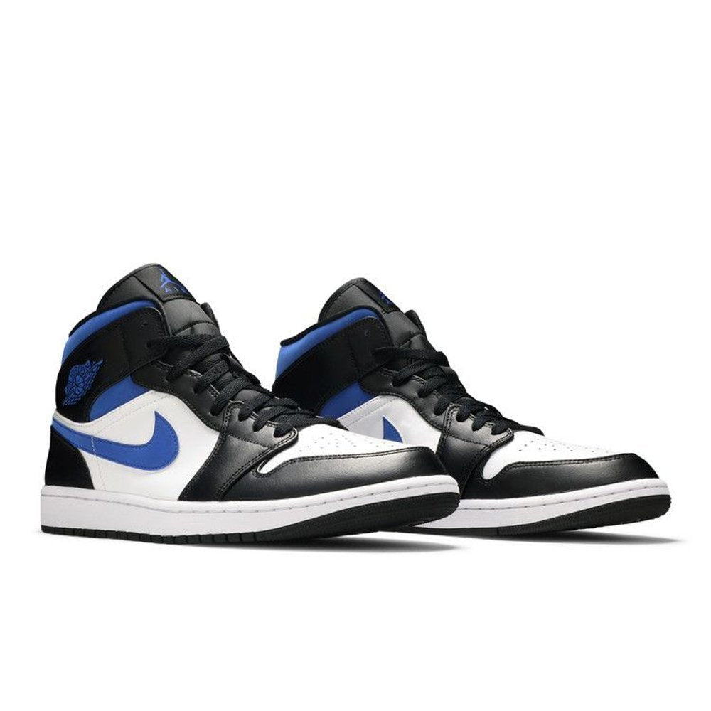 Jordan 1 Mid White Black Racer Blue – lifestyle foto | Purekickz