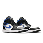Jordan 1 Mid White Black Racer Blue – lifestyle foto | Purekickz