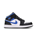 Jordan 1 Mid White Black Racer Blue (GS) – boční pohled | Purekickz