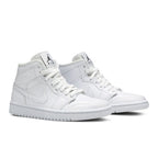 Jordan 1 Mid White Snakeskin (W) – lifestyle foto | Purekickz
