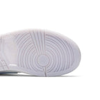 Jordan 1 Mid Wolf Grey Aluminum – pohled shora | Purekickz