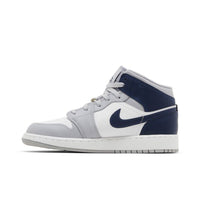 Jordan 1 Mid Wolf Grey Midnight Navy (GS) – hlavní pohled | Purekickz