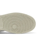 Jordan 1 Retro AJKO White Black Grey Fog – pohled shora | Purekickz