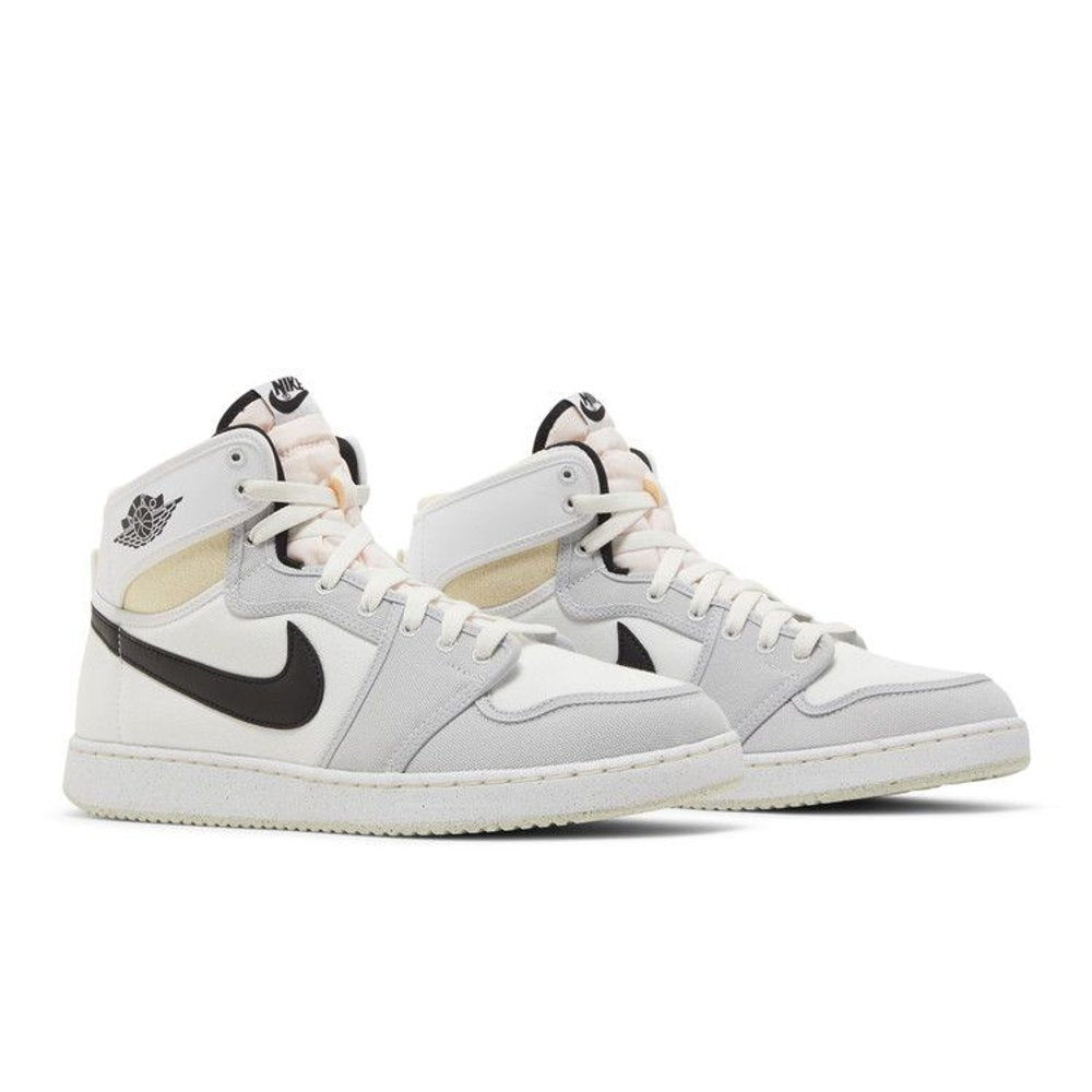 Jordan 1 Retro AJKO White Black Grey Fog – lifestyle foto | Purekickz