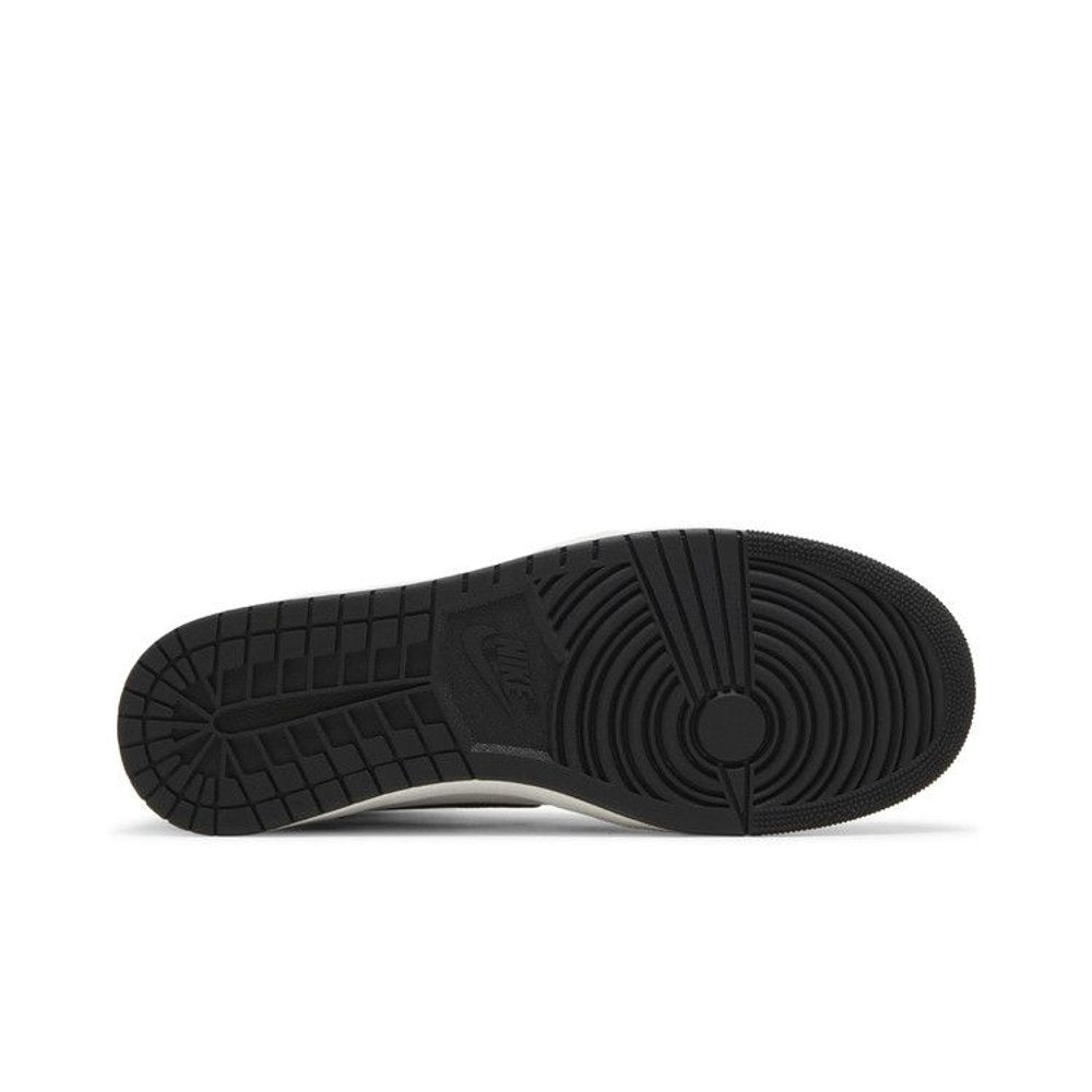 Jordan 1 Retro High '85 Black White (2023) – zadní pohled | Purekickz
