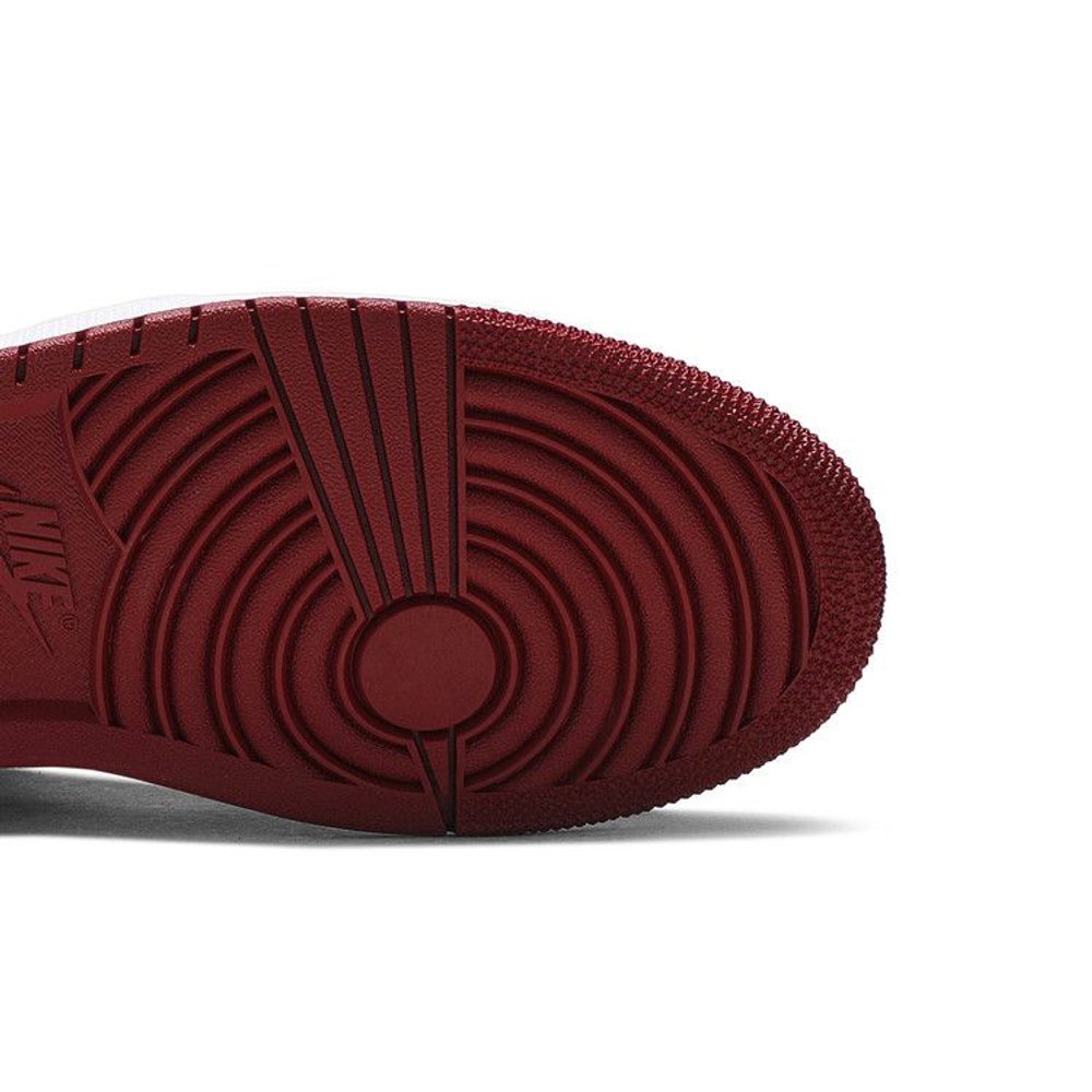 Jordan 1 Retro High Bloodline – pohled shora | Purekickz