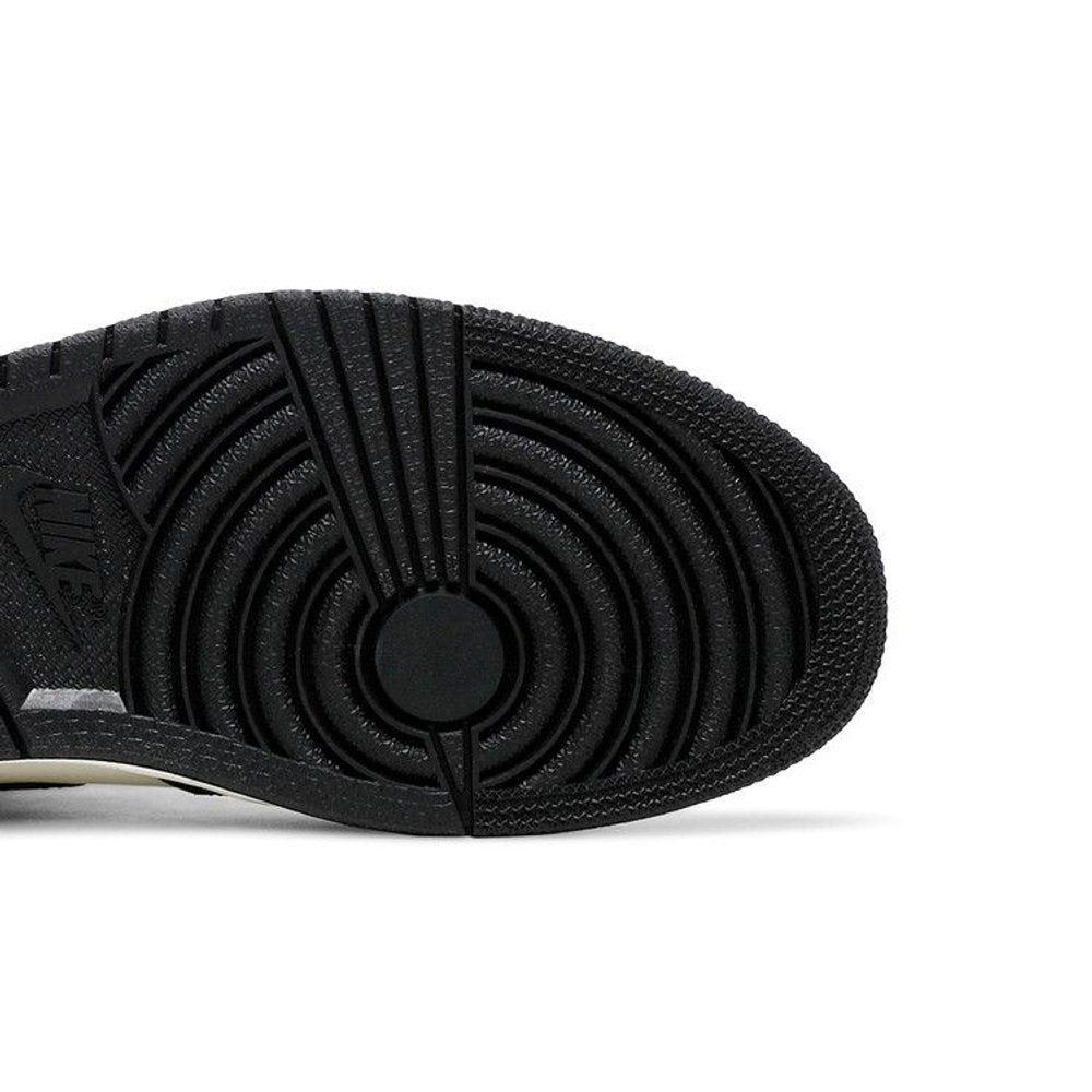 Jordan 1 Retro High Dark Mocha – pohled shora | Purekickz