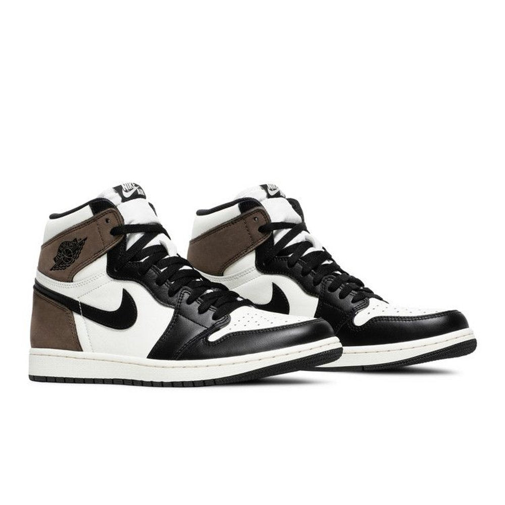 Jordan 1 Retro High Dark Mocha – lifestyle foto | Purekickz