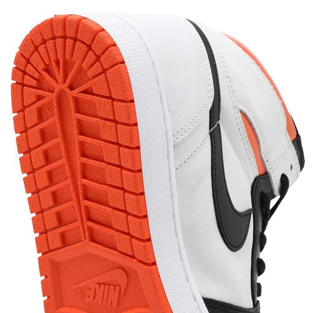 Jordan 1 Retro High Electro Orange – pohled 10 | Purekickz