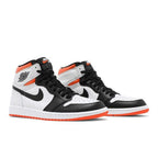 Jordan 1 Retro High Electro Orange – lifestyle foto | Purekickz