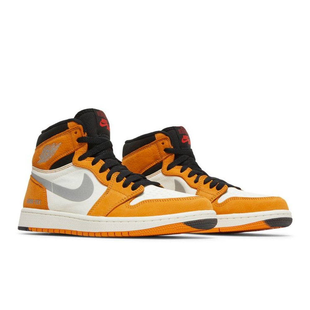 Jordan 1 Retro High Element Gore-Tex Light Curry – lifestyle foto | Purekickz
