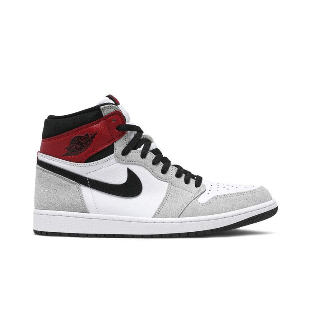 Jordan 1 Retro High Light Smoke Grey – boční pohled | Purekickz