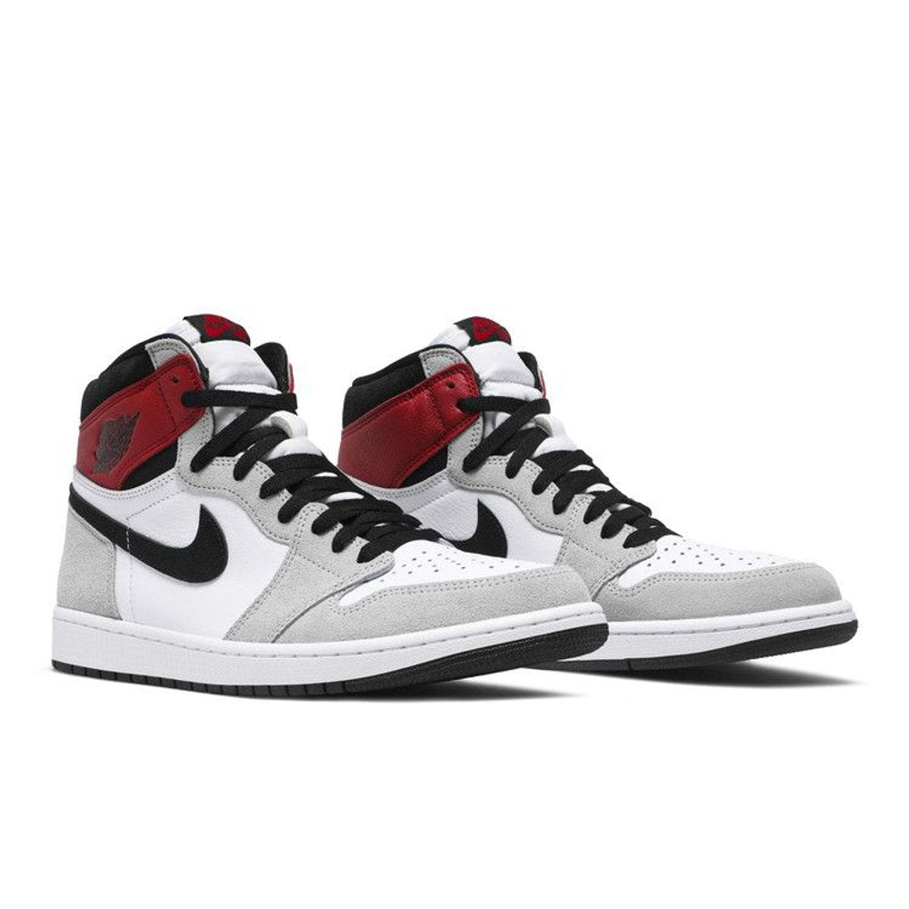 Jordan 1 Retro High Light Smoke Grey – lifestyle foto | Purekickz