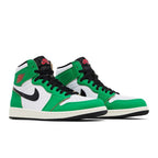 Jordan 1 Retro High Lucky Green (W) – lifestyle foto | Purekickz