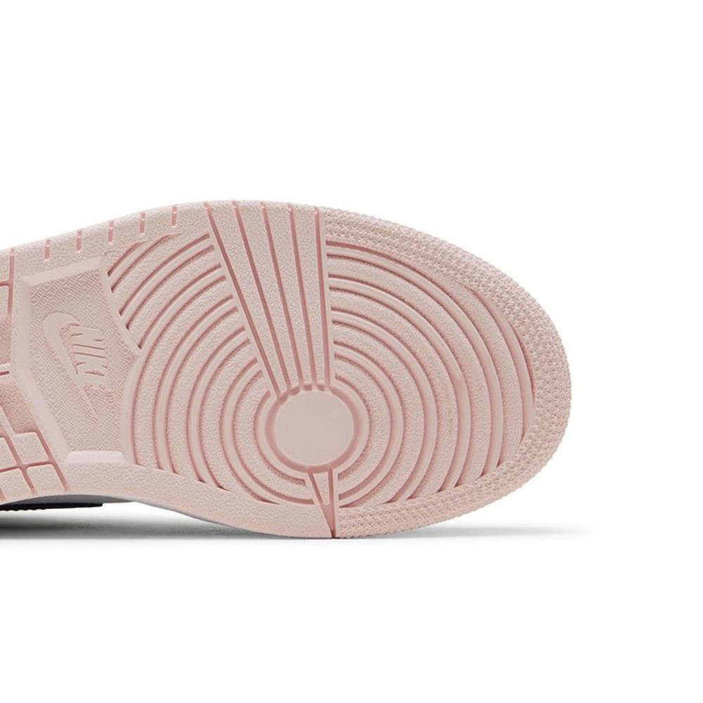 Jordan 1 Retro High OG Atmosphere (W) – pohled shora | Purekickz
