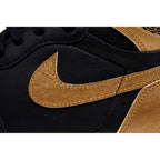 Jordan 1 Retro High OG Black Metallic Gold – pohled 10 | Purekickz