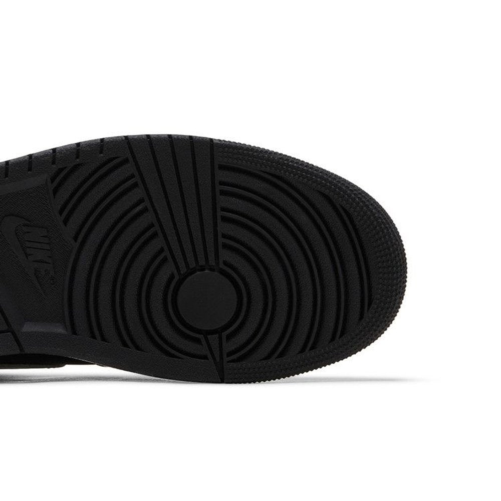 Jordan 1 Retro High OG Black White – pohled shora | Purekickz