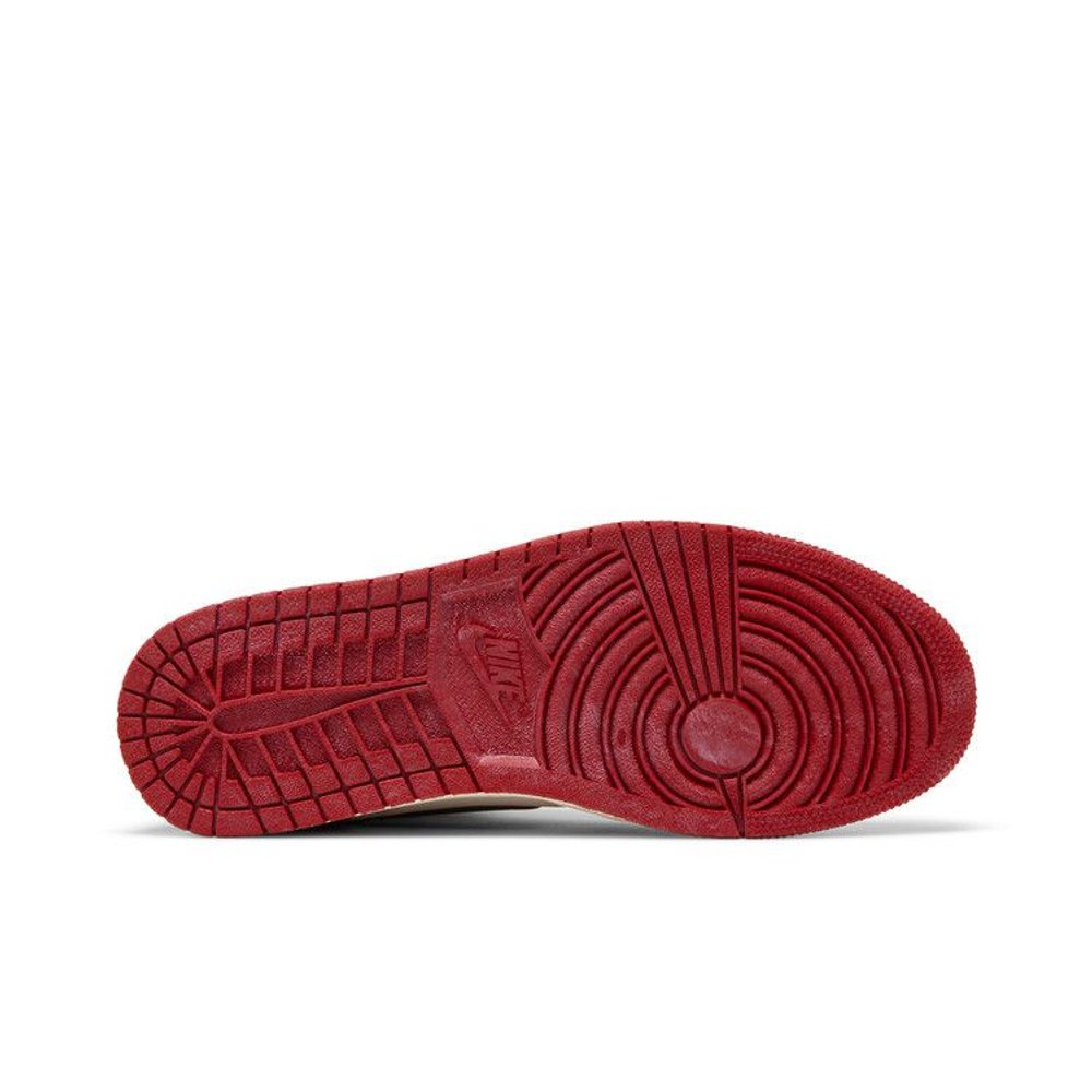 Jordan 1 Retro High OG Chicago Lost and Found – zadní pohled | Purekickz