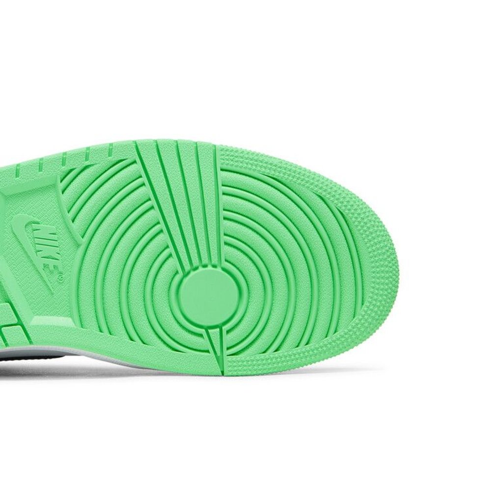 Jordan 1 Retro High OG Green Glow – pohled shora | Purekickz