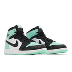 Jordan 1 Retro High OG Green Glow (GS) – lifestyle foto | Purekickz