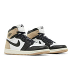 Jordan 1 Retro High OG Latte (W) – lifestyle foto | Purekickz