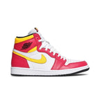 Jordan 1 Retro High OG Light Fusion Red – boční pohled | Purekickz