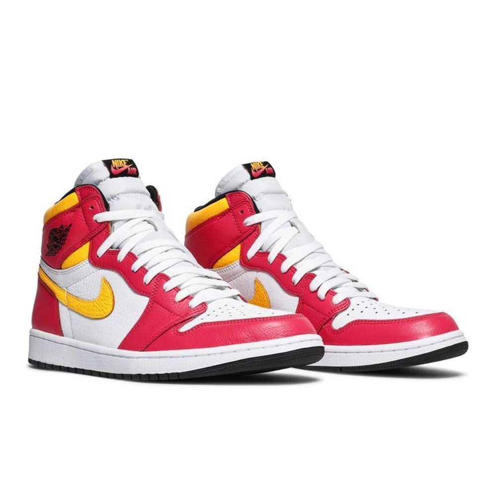 Jordan 1 Retro High OG Light Fusion Red – lifestyle foto | Purekickz