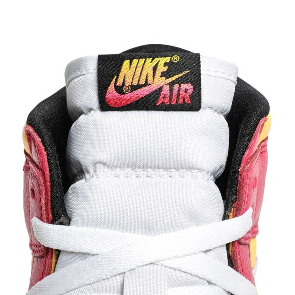 Jordan 1 Retro High OG Light Fusion Red – pohled 9 | Purekickz