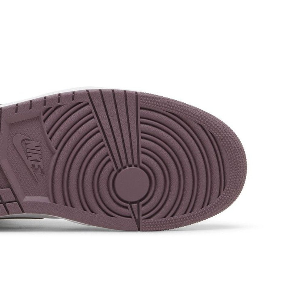 Jordan 1 Retro High OG Mauve – pohled shora | Purekickz