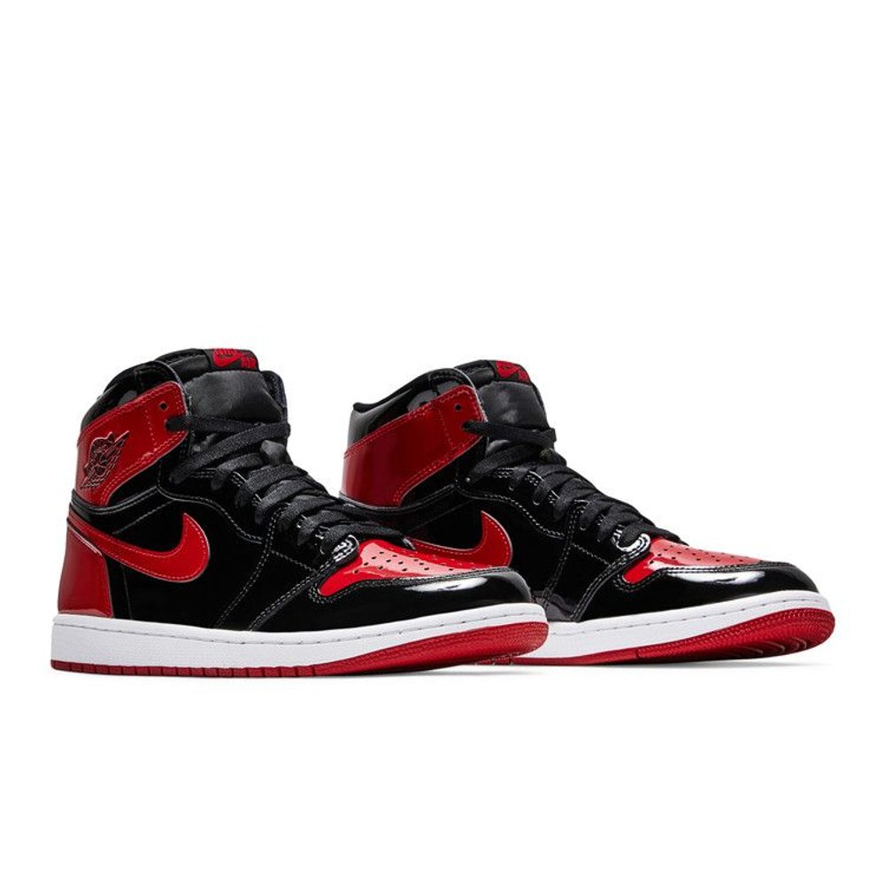 Jordan 1 Retro High OG Patent Bred – lifestyle foto | Purekickz