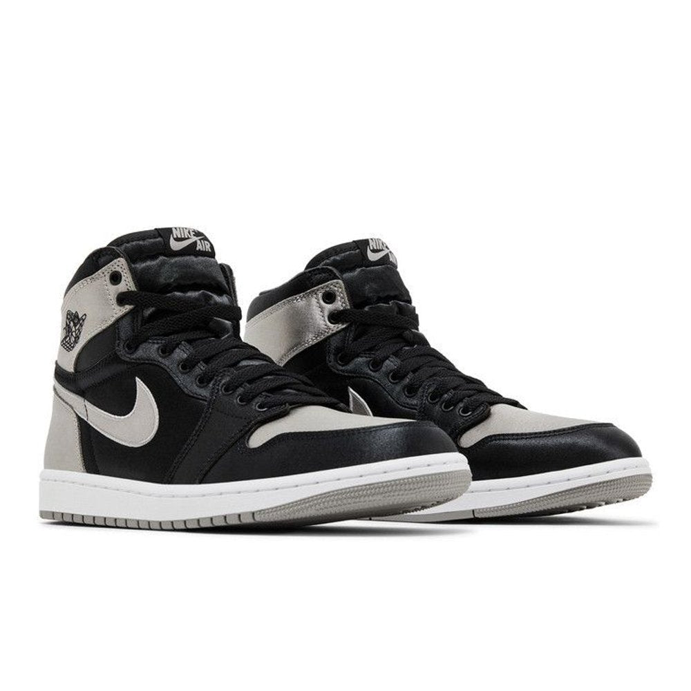 Jordan 1 Retro High OG Satin Shadow – lifestyle foto | Purekickz